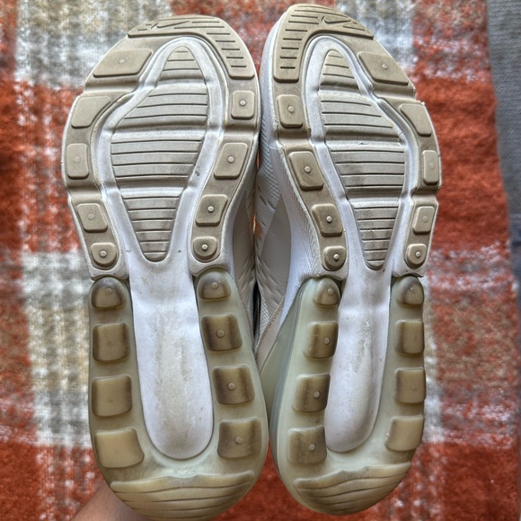 Nike Air Max 270's - Picture 3 of 5